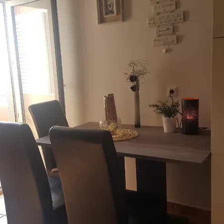 Apartment By The Sea Privlaka, Zadar - 14816 *